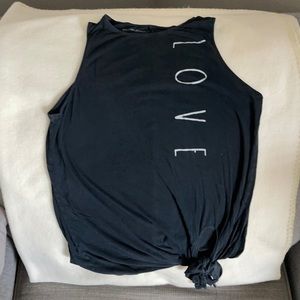 LOVE tank. looks large - says small, fits size 6-8